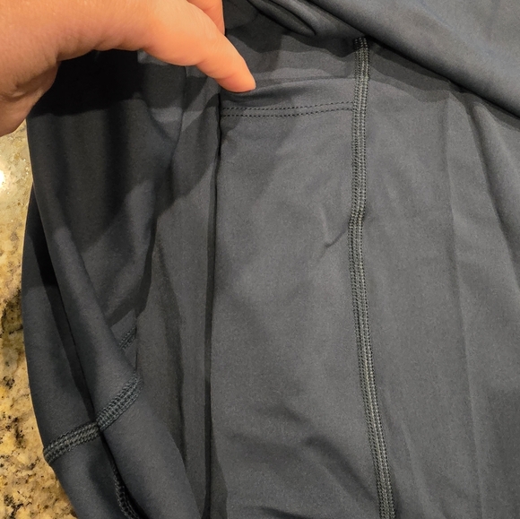 Women's one piece workout dress. Built in bra, shorts w/pockets, XL - Picture 4 of 4